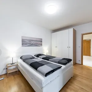 Garden Towers Апартаменты Прага
