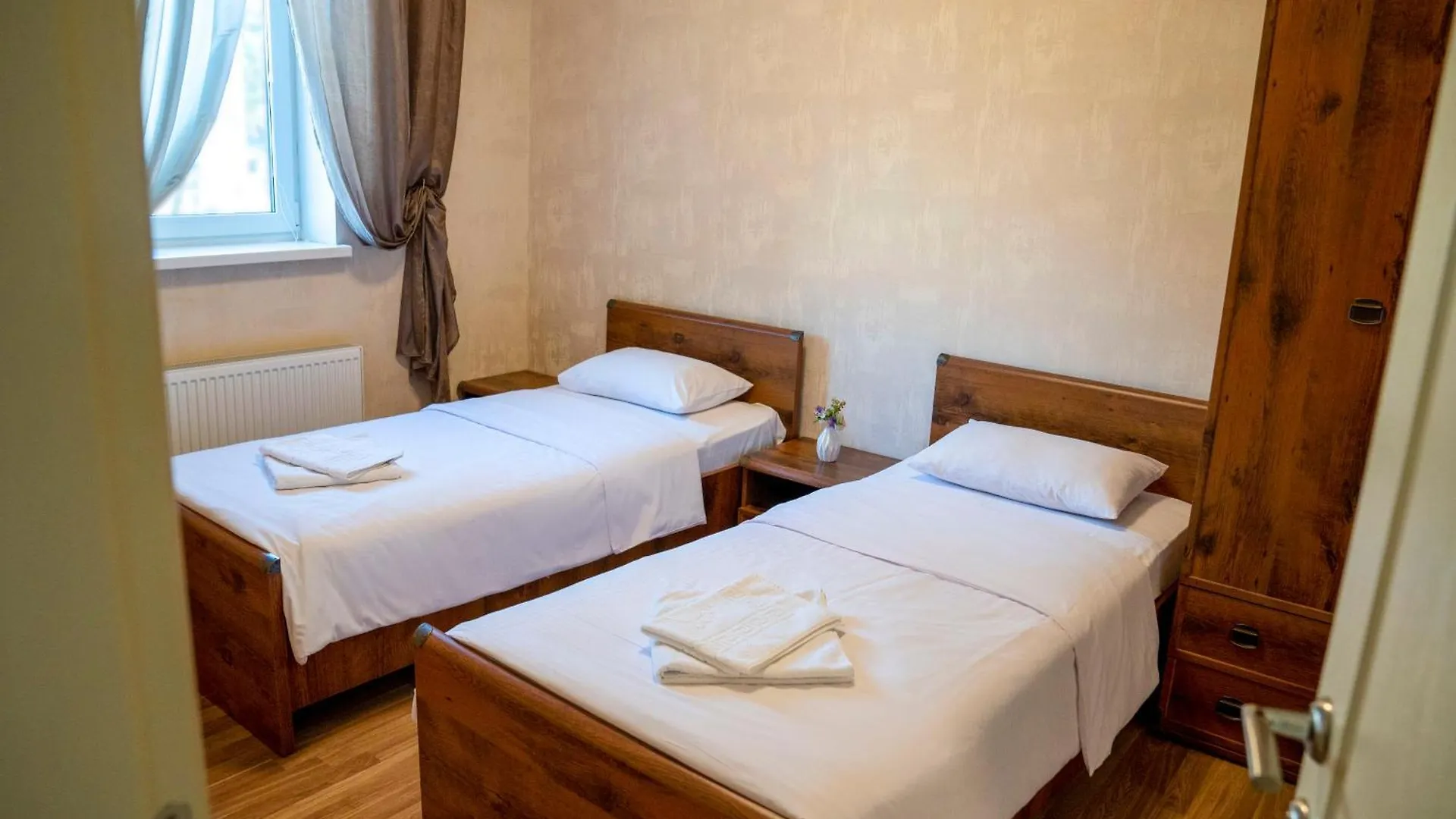Guest House Kiev Forest Apartment Kyiv